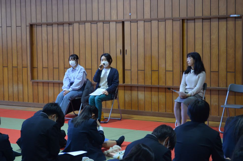 令和５年度卒業生に学ぶ会 (2).JPG